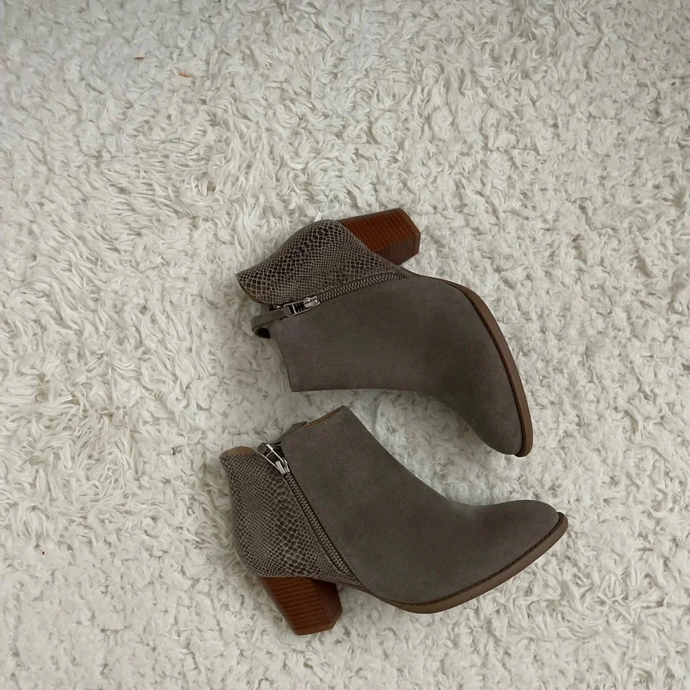 Vionic Anne booties